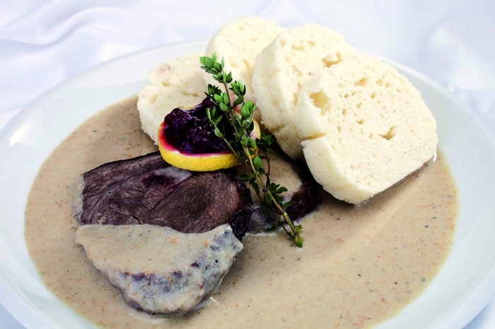 Svícková na smetane (Lendenbraten mit Oberssauce)